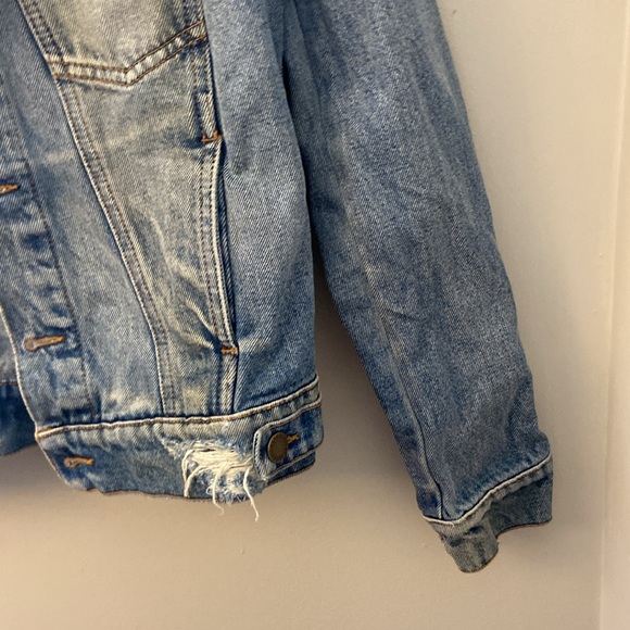RETROFETE Karina Distressed Denim Jean Jacket in Zephyr size medium - Picture 7 of 15